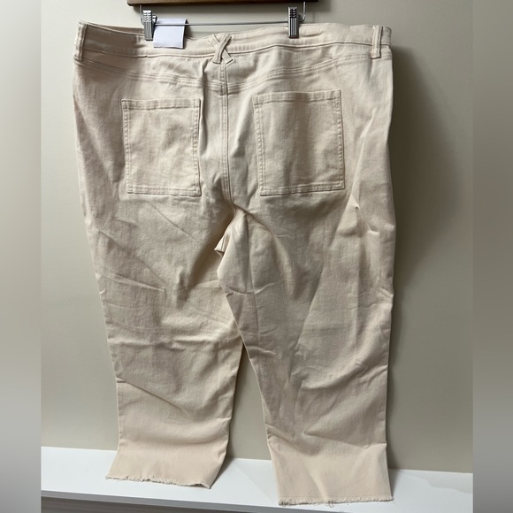 24 W 🆕 Utility Straight High Wasted Crop Pants - Picture 3 of 9